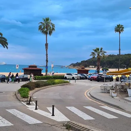 Playa Fenals יורט דה מאר